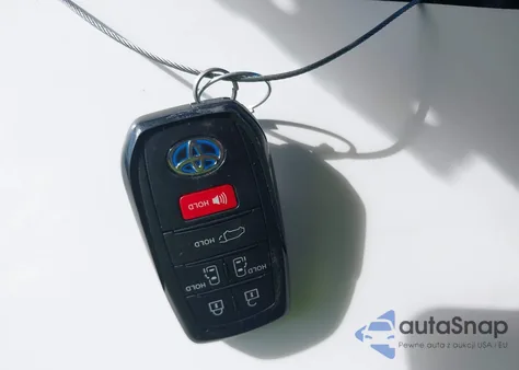 2025 Toyota Sienna Xse from USA, damaged, VIN 5TDDSKFC7SS204450